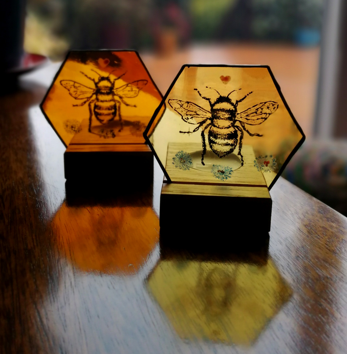 Honey bee tealights